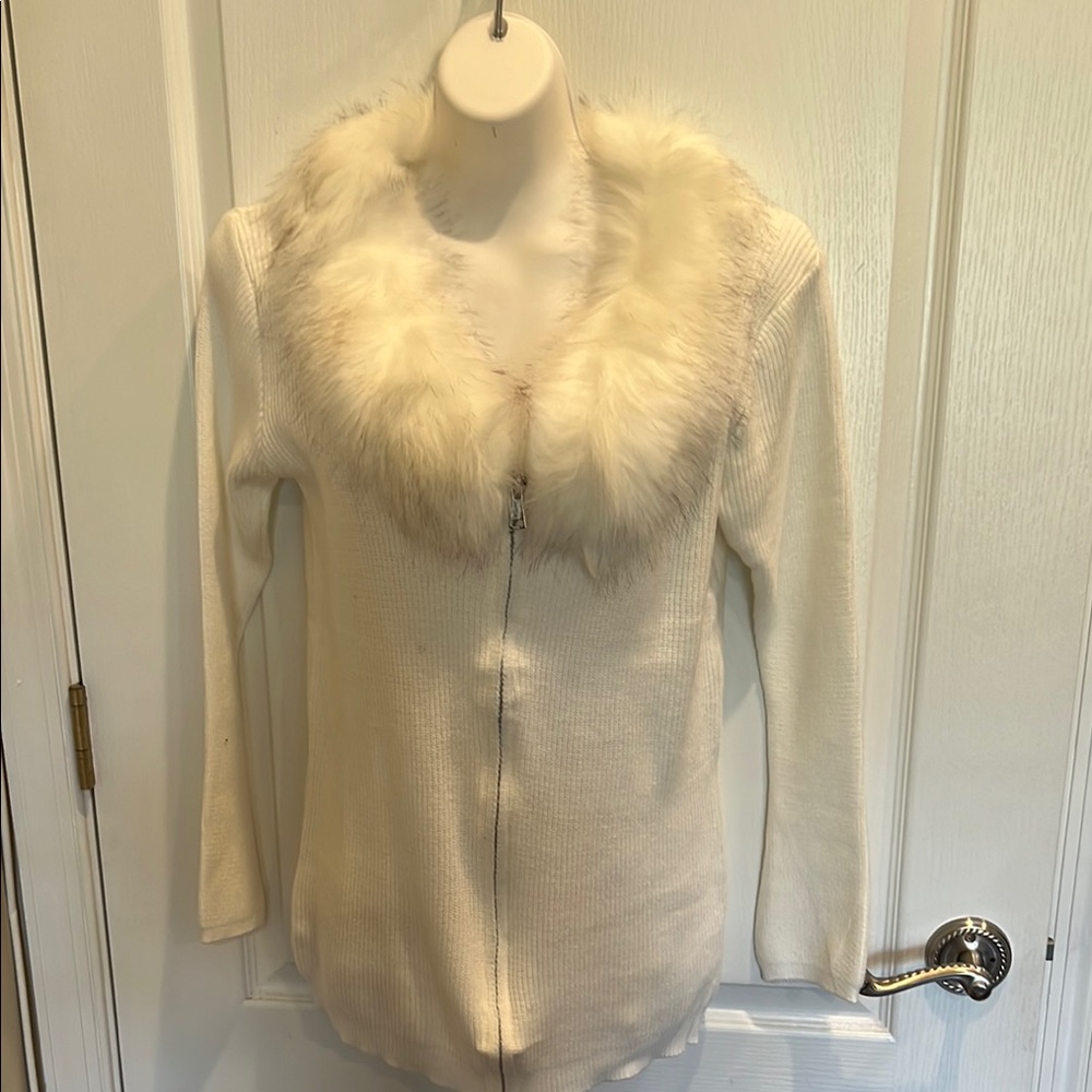 On Blue Ivory Faux Fur Collar Zip Cardigan size Small